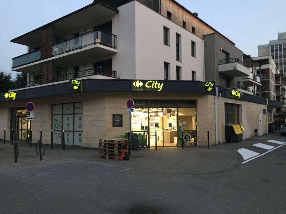 Logement A Brive Avec Terrasse Et Climatisation - Pres De La Gare Et Du Centre-Ville - Wifi Et Stationnement Gratuit Exteriör bild